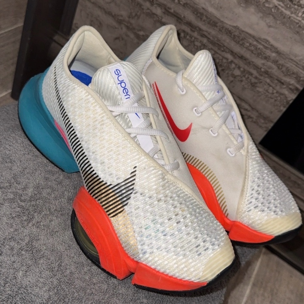 Nike AIR ZOOM SUPERREP 2 'WHITE CRIMSON TEAL' men size 7.5
Favorite